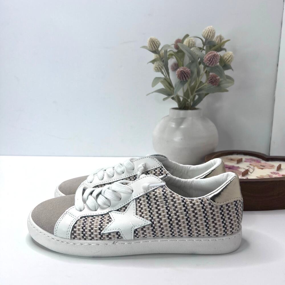 Veja V-12 Chromefree Leather Sneaker Extra White/Natural Women 8M Vintage Vibes